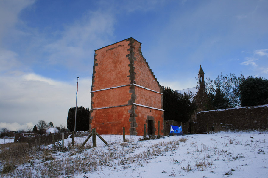 Athelstaneford Castle (site of) Castle in Athelstaneford, East